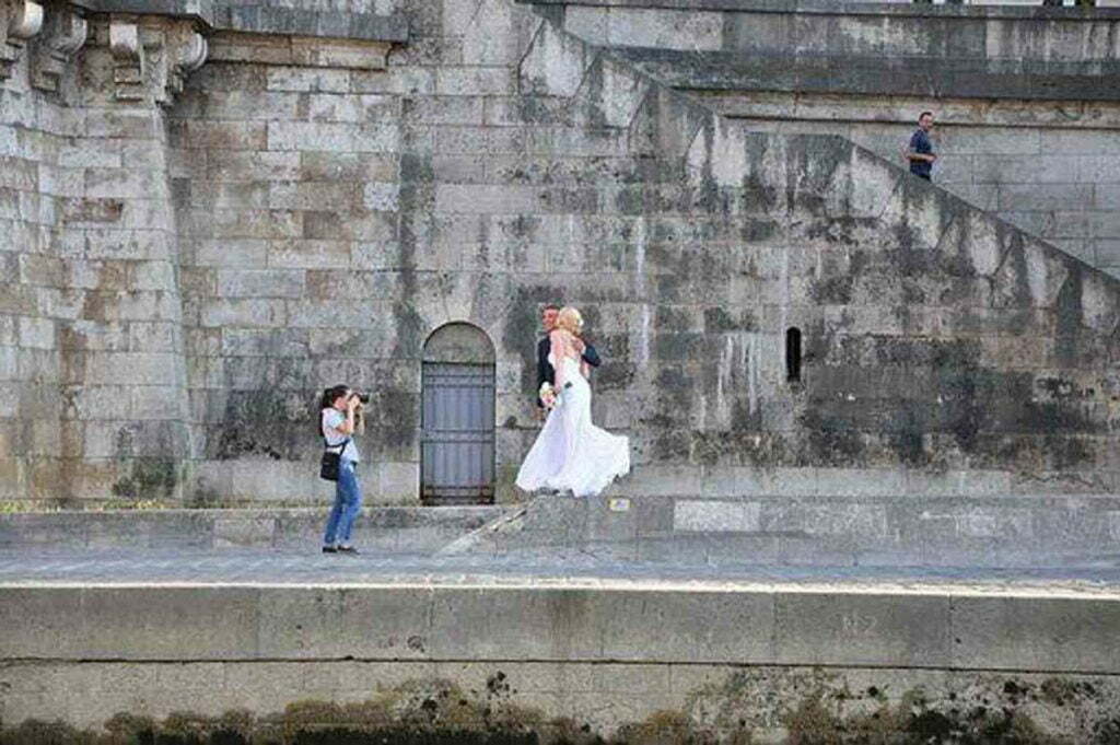 How to Hire a Wedding Photographer