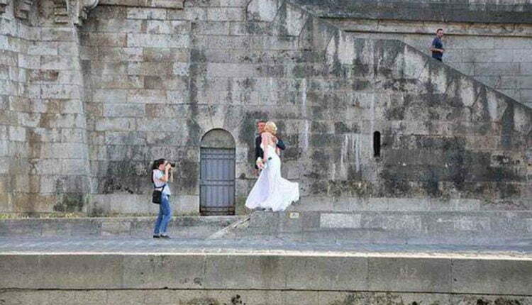 How to Hire a Wedding Photographer