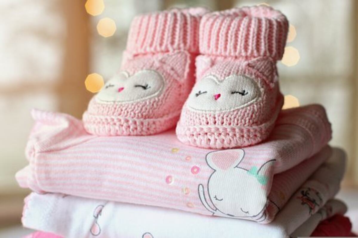 How to Buy Used Baby Clothes Online