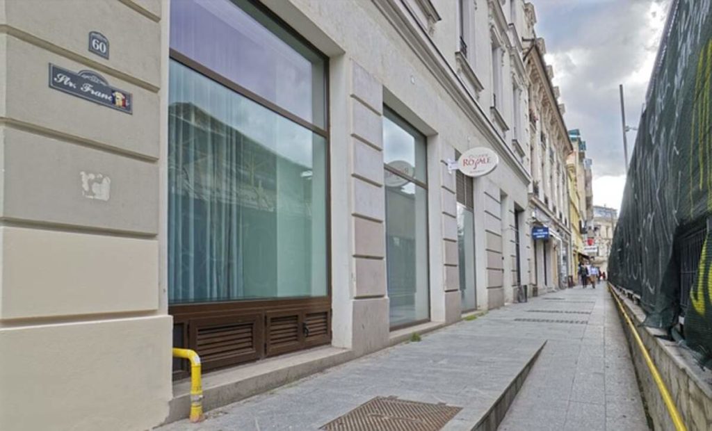 commercial glass replacement