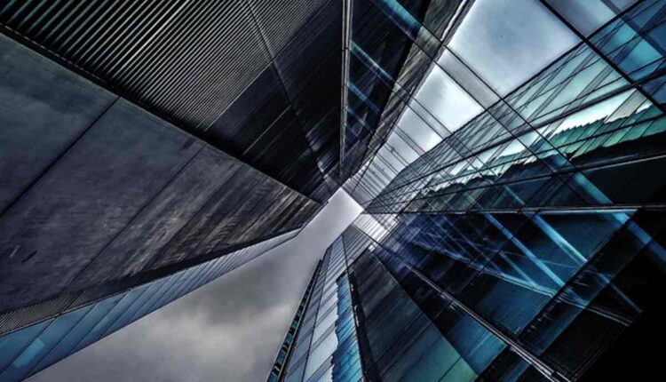 vacuum insulating glass