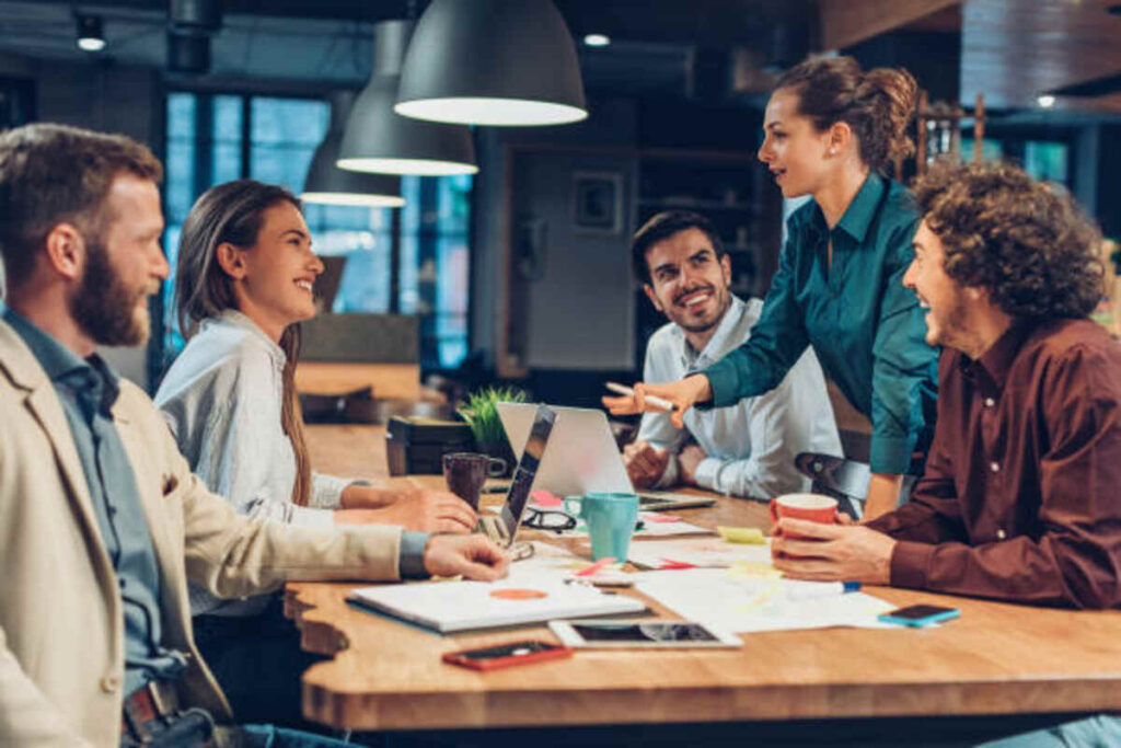 Improving Workplace Communication with Worker Apps
